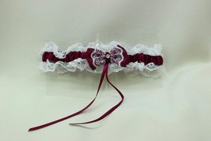 Подвязка невесты белая с бордовым